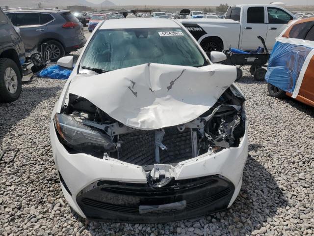 5YFBURHE1JP829393 - 2018 TOYOTA COROLLA L WHITE photo 5