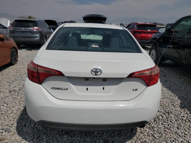 5YFBURHE1JP829393 - 2018 TOYOTA COROLLA L WHITE photo 6
