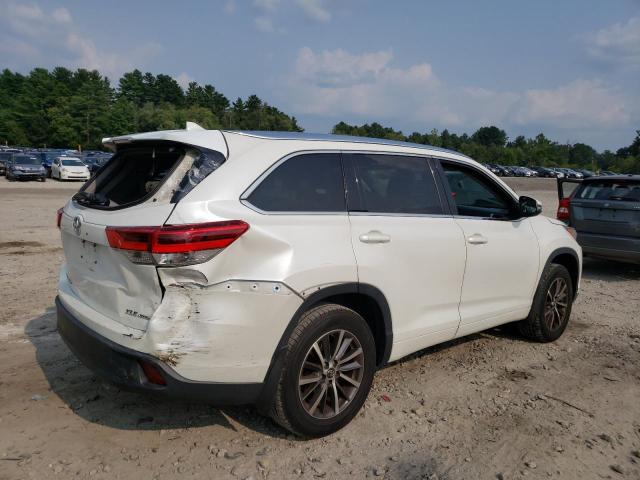 5TDJZRFH2JS904202 - 2018 TOYOTA HIGHLANDER SE WHITE photo 3