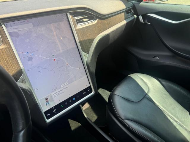 5YJSA1CG5DFP18929 - 2013 TESLA MODEL S 红色 照片 11