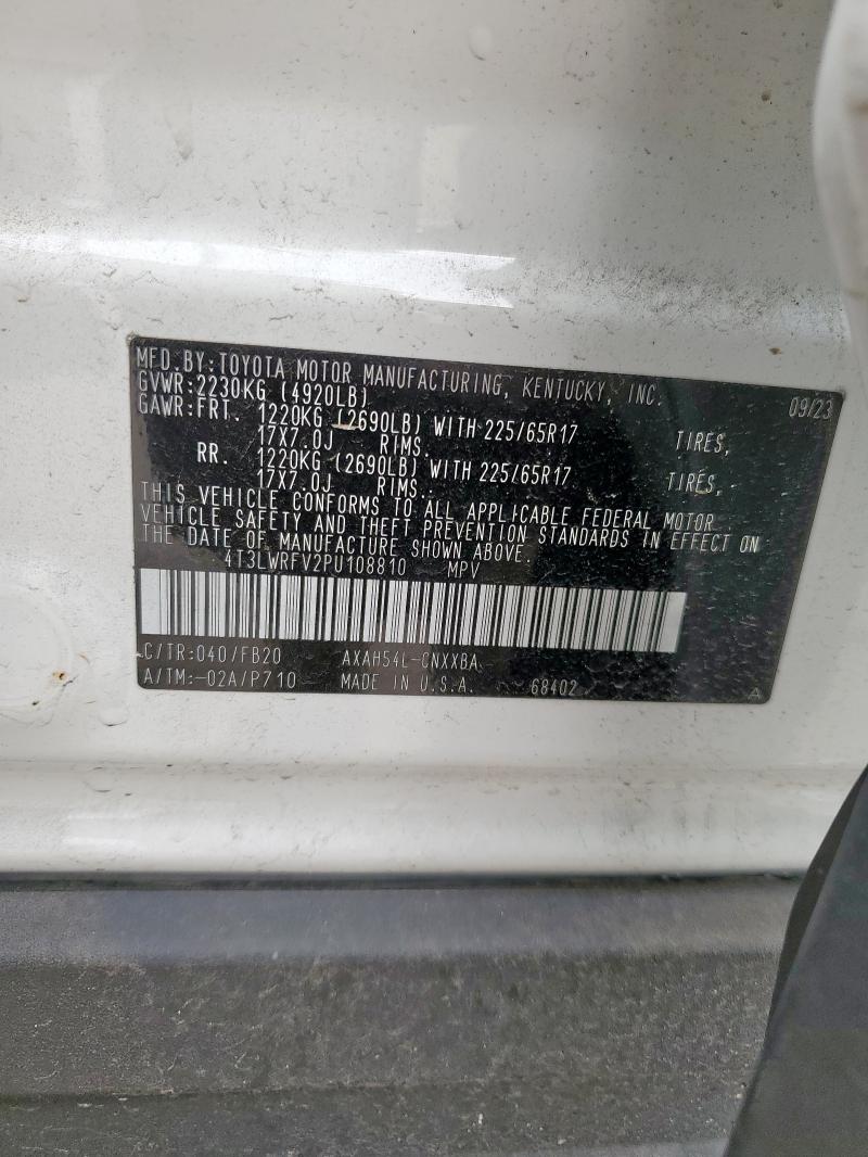4T3LWRFV2PU108810 - 2023 TOYOTA RAV4 LE Weiß Foto 13