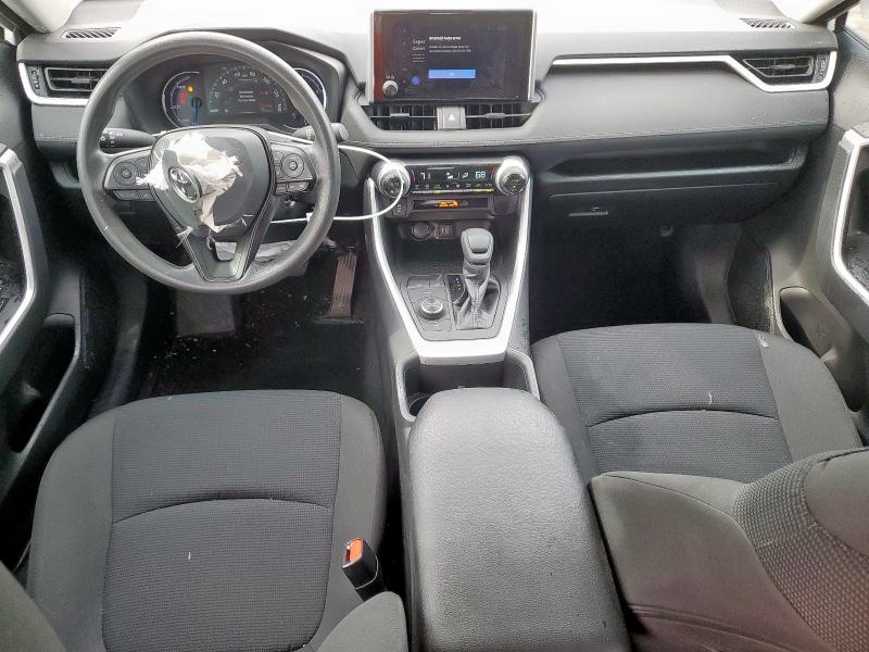 4T3LWRFV2PU108810 - 2023 TOYOTA RAV4 LE Weiß Foto 8