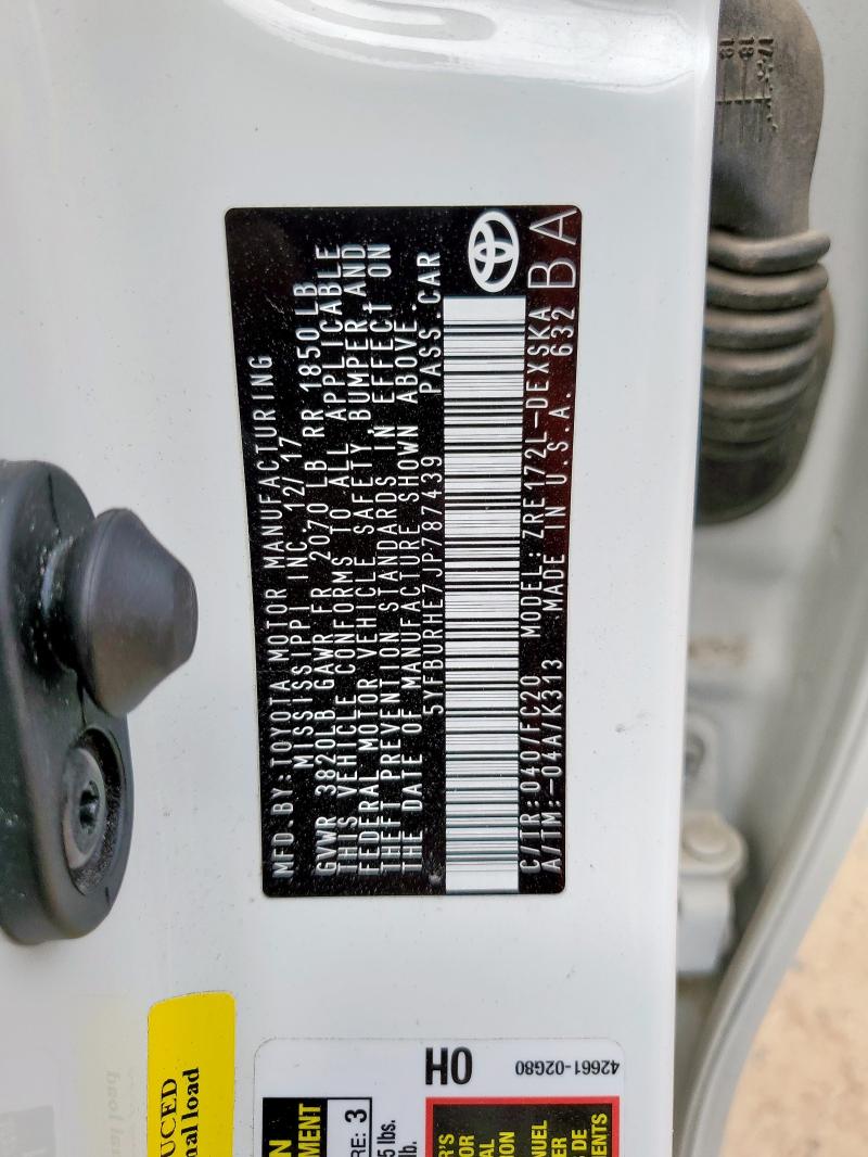 5YFBURHE7JP787439 - 2018 TOYOTA COROLLA L WHITE photo 12