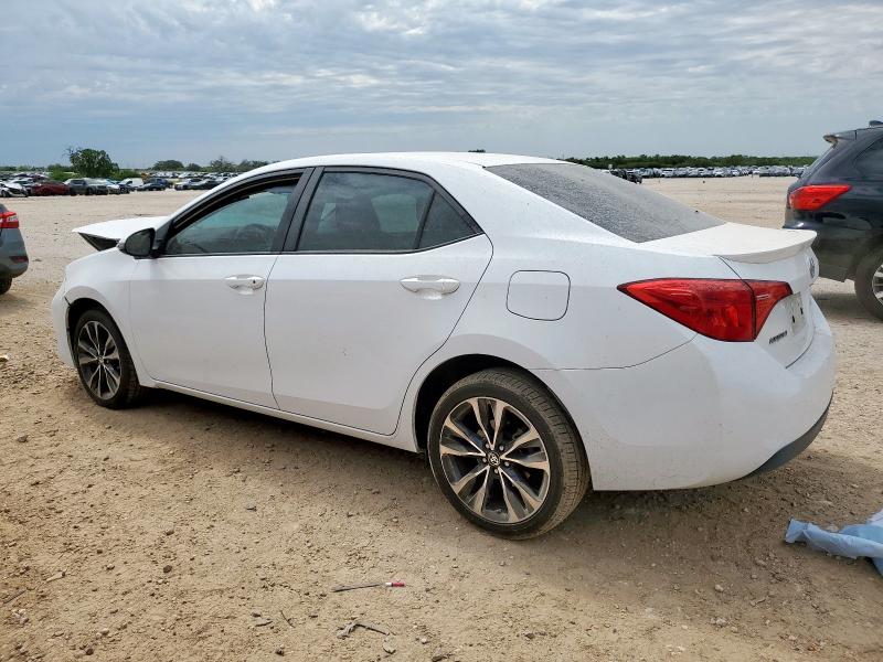 5YFBURHE7JP787439 - 2018 TOYOTA COROLLA L WHITE photo 2