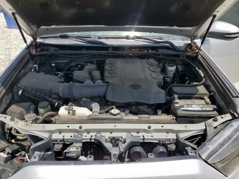 JTEZU5JR4J5165863 - 2018 TOYOTA 4RUNNER SR5 SILVER photo 12