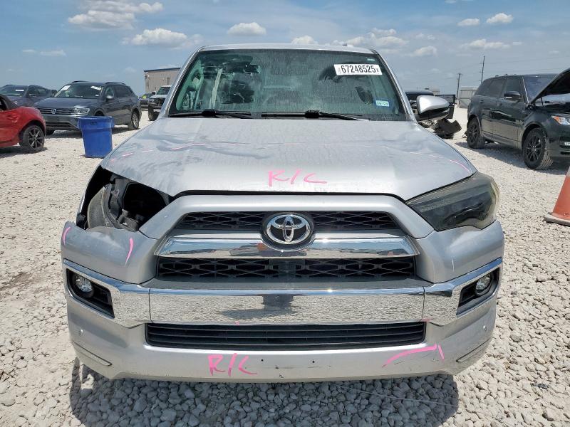 JTEZU5JR4J5165863 - 2018 TOYOTA 4RUNNER SR5 SILVER photo 5