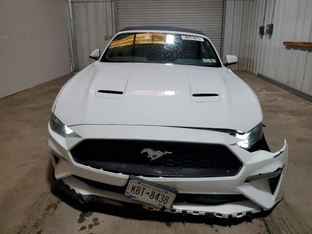 1FATP8UH2N5103296 - 2022 FORD MUSTANG WHITE photo 5