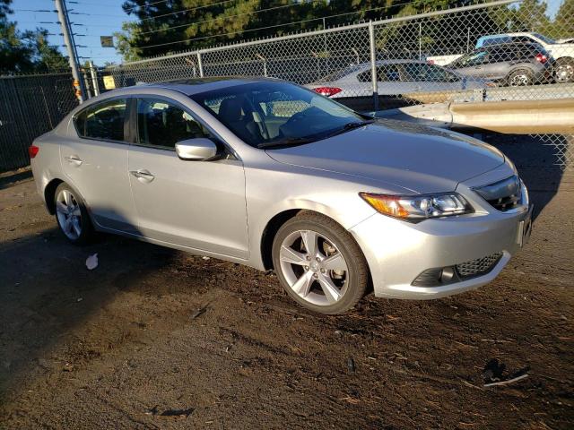 19VDE1F70FE004975 - 2015 ACURA ILX 20 TECH SILVER photo 4