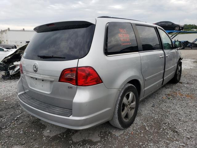 2V4RW3DG6BR621837 - 2011 VOLKSWAGEN ROUTAN SE SILVER photo 3