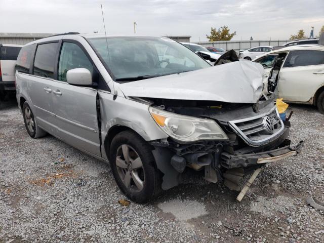 2V4RW3DG6BR621837 - 2011 VOLKSWAGEN ROUTAN SE SILVER photo 4