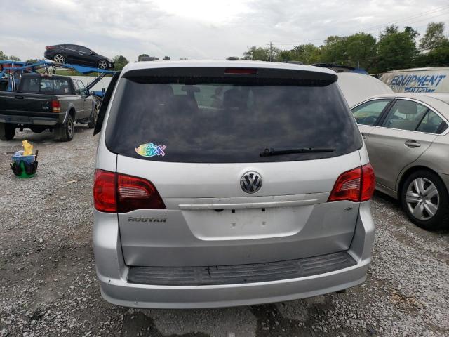 2V4RW3DG6BR621837 - 2011 VOLKSWAGEN ROUTAN SE SILVER photo 6