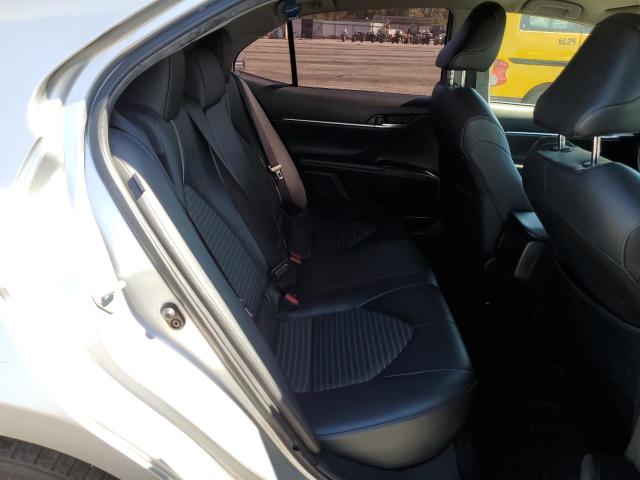 JTNB11HKXJ3026800 - 2018 TOYOTA CAMRY L 银色 照片 10