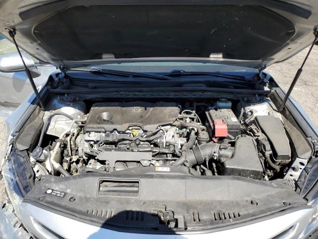 JTNB11HKXJ3026800 - 2018 TOYOTA CAMRY L 银色 照片 11