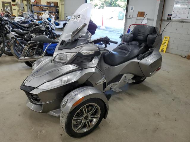 2BXJBWC1XBV001226 - 2011 CAN-AM SPYDER ROA RTS SILVER photo 2