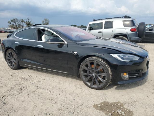 5YJSA1E27JF256919 - 2018 TESLA MODEL S შავი ფოტო 4