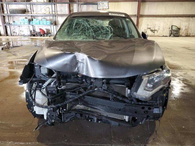 KNMAT2MT1JP575213 - 2018 NISSAN ROGUE S 灰色 照片 5