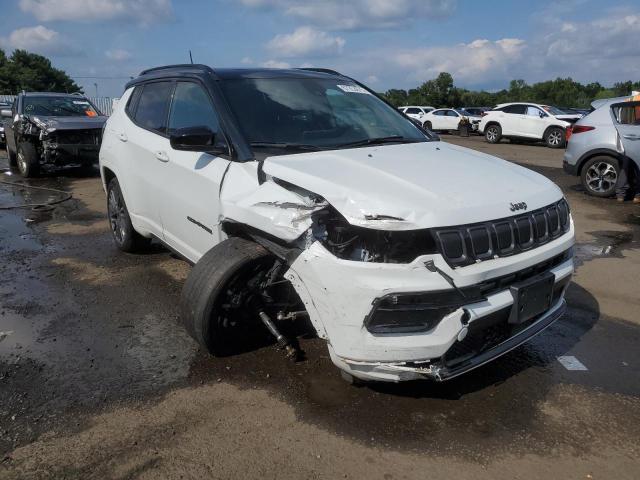 3C4NJDCB4NT235986 - 2022 JEEP COMPASS LIMITED WHITE photo 4