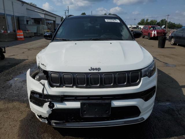 3C4NJDCB4NT235986 - 2022 JEEP COMPASS LIMITED WHITE photo 5
