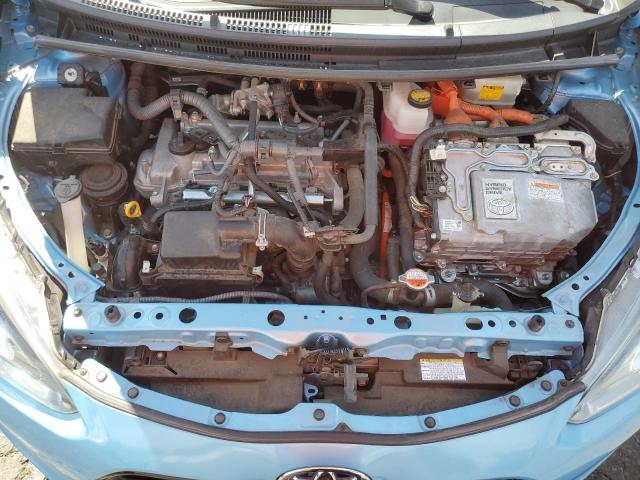 JTDKDTB37G1125622 - 2016 TOYOTA PRIUS C BLUE photo 11