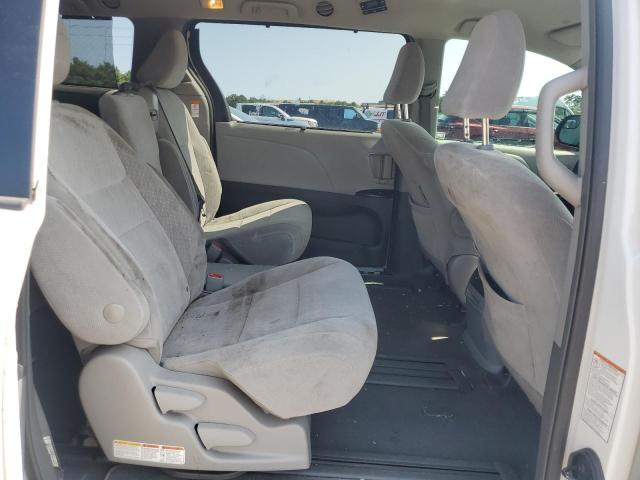 5TDKZ3DC1KS983095 - 2019 TOYOTA SIENNA LE WHITE photo 11