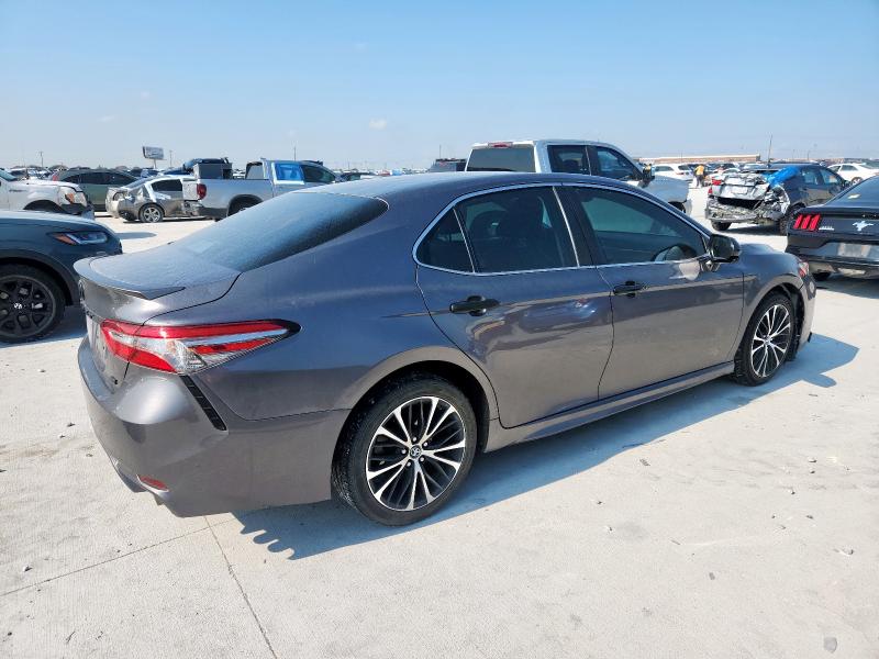 4T1B11HK8JU664974 - 2018 TOYOTA CAMRY L GRAY photo 3