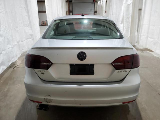 3VWDZ7AJ0BM391817 - 2011 VOLKSWAGEN JETTA SE WHITE photo 6