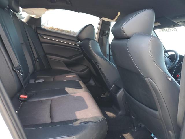 1HGCV1F32JA121633 - 2018 HONDA ACCORD SPORT WHITE photo 10