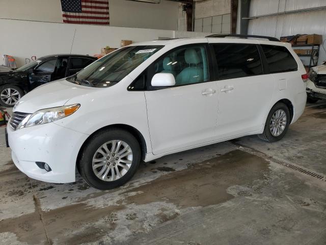 2012 TOYOTA SIENNA XLE, 