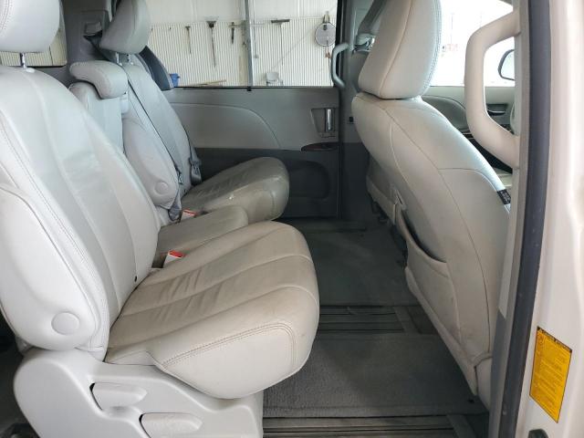 5TDYK3DC1CS279589 - 2012 TOYOTA SIENNA XLE 白色 照片 11