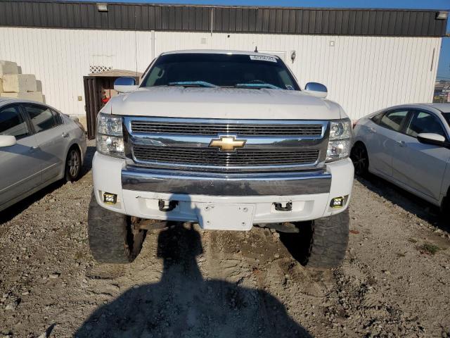 2GCEK13M671501090 - 2007 CHEVROLET SILVERADO K1500 CREW CAB WHITE photo 5