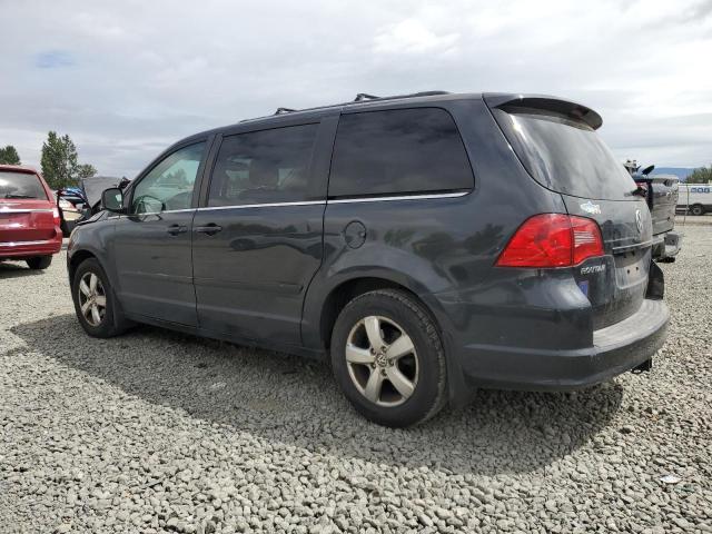 2V4RW3DG4BR669790 - 2011 VOLKSWAGEN ROUTAN SE BLACK photo 2