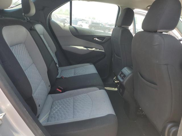 2GNAXREV0J6326261 - 2018 CHEVROLET EQUINOX LS SILVER photo 11