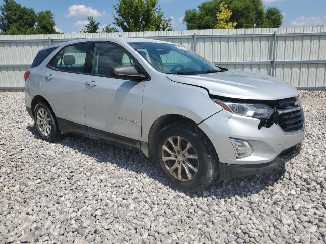 2GNAXREV0J6326261 - 2018 CHEVROLET EQUINOX LS SILVER photo 4