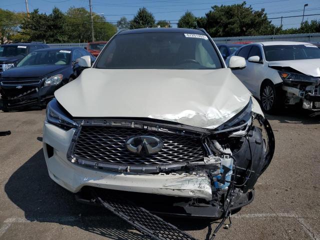 3PCAJ5M3XLF114533 - 2020 INFINITI QX50 PURE WHITE photo 5