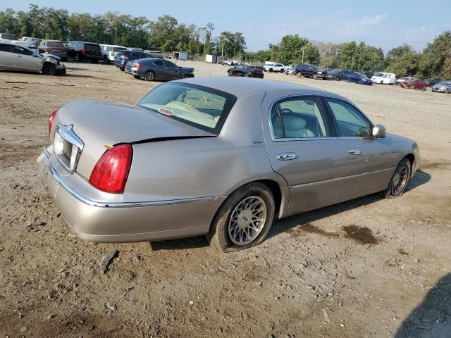 1LNHM82W21Y612691 - 2001 LINCOLN TOWN CAR SIGNATURE BEIGE photo 3