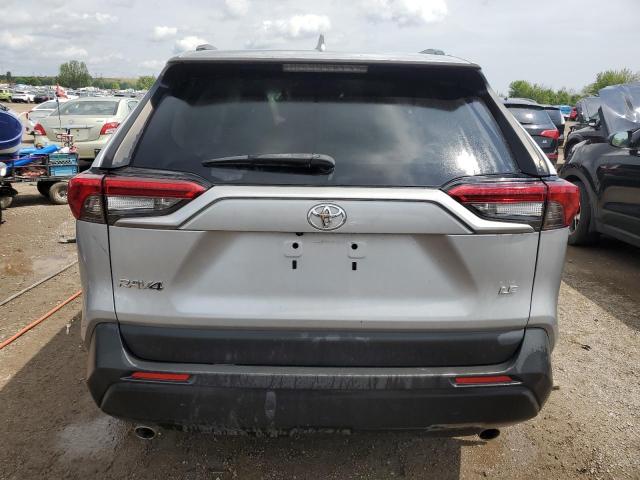 2T3Z1RFV6KW002443 - 2019 TOYOTA RAV4 LE Grau Foto 6