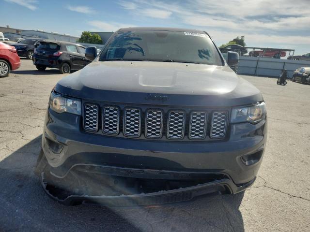 1C4RJEAGXJC338454 - 2018 JEEP GRAND CHER LAREDO GRAY photo 5