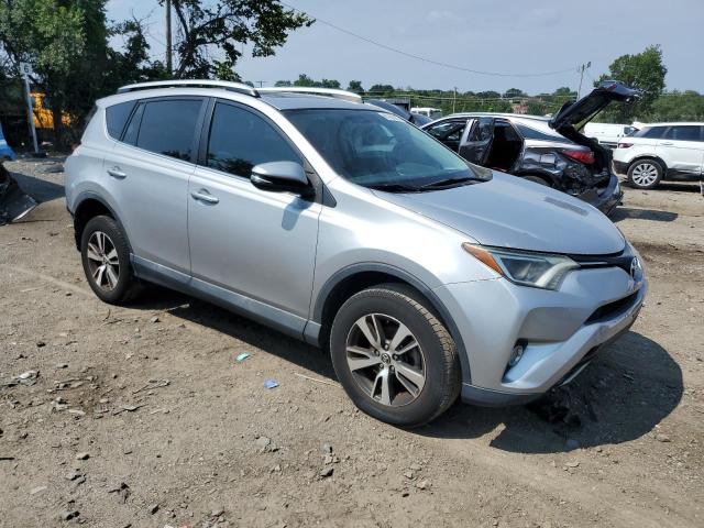 2T3WFREVXGW282784 - 2016 TOYOTA RAV4 XLE SILVER photo 4