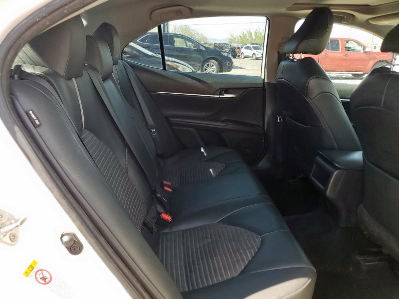 4T1B11HK0KU189712 - 2019 TOYOTA CAMRY L WHITE photo 10