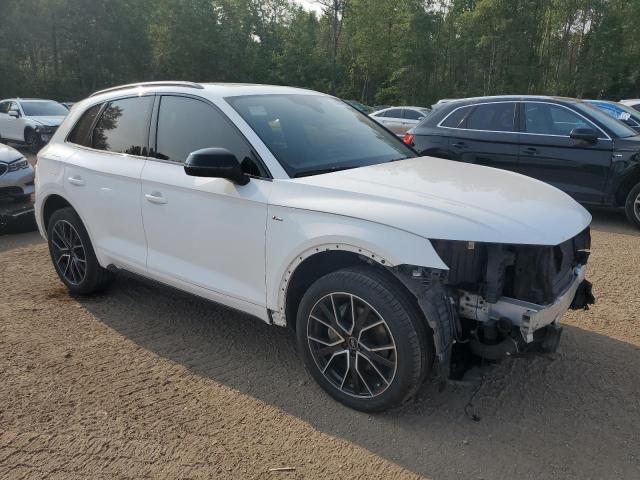 WA1EAAFY8M2113317 - 2021 AUDI Q5 PROGRESSIV WHITE photo 4