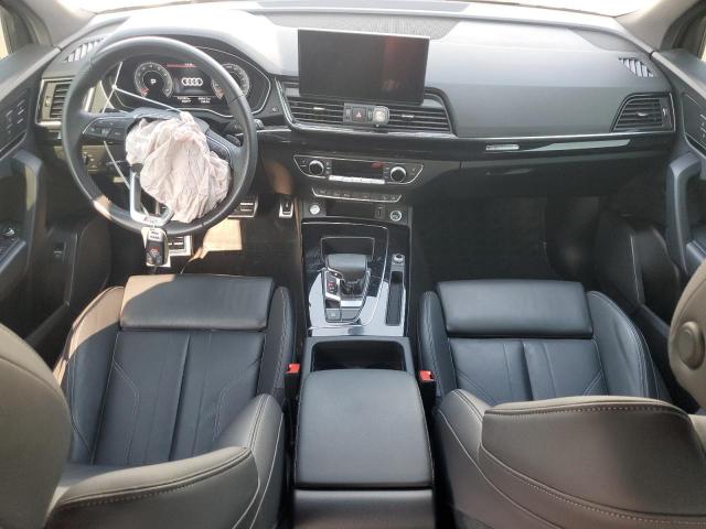 WA1EAAFY8M2113317 - 2021 AUDI Q5 PROGRESSIV WHITE photo 8