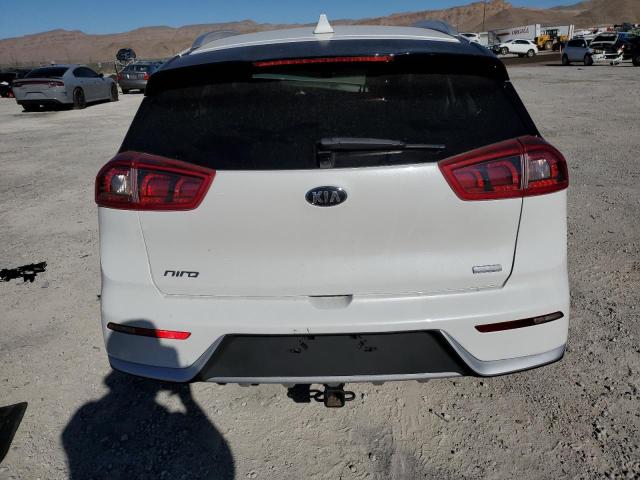 KNDCC3LC6J5156740 - 2018 KIA NIRO EX WHITE photo 6