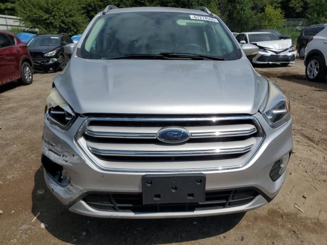 1FMCU9J92JUB74760 - 2018 FORD ESCAPE TITANIUM SILVER photo 5