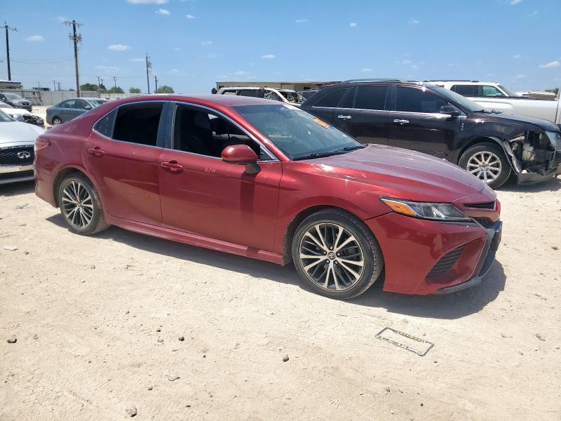 4T1B11HK1JU632755 - 2018 TOYOTA CAMRY L RED photo 4