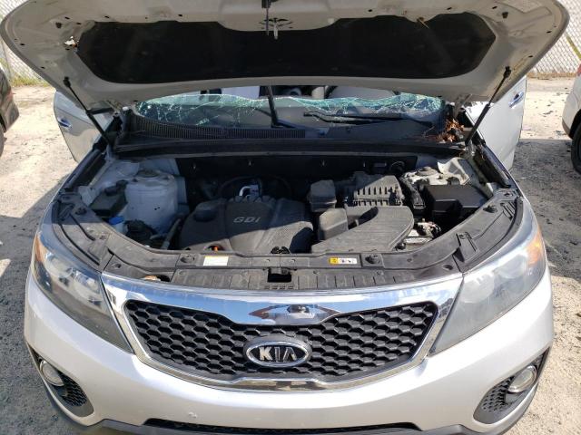 5XYKT3A6XDG363183 - 2013 KIA SORENTO LX SILVER photo 12