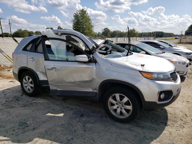 5XYKT3A6XDG363183 - 2013 KIA SORENTO LX SILVER photo 4