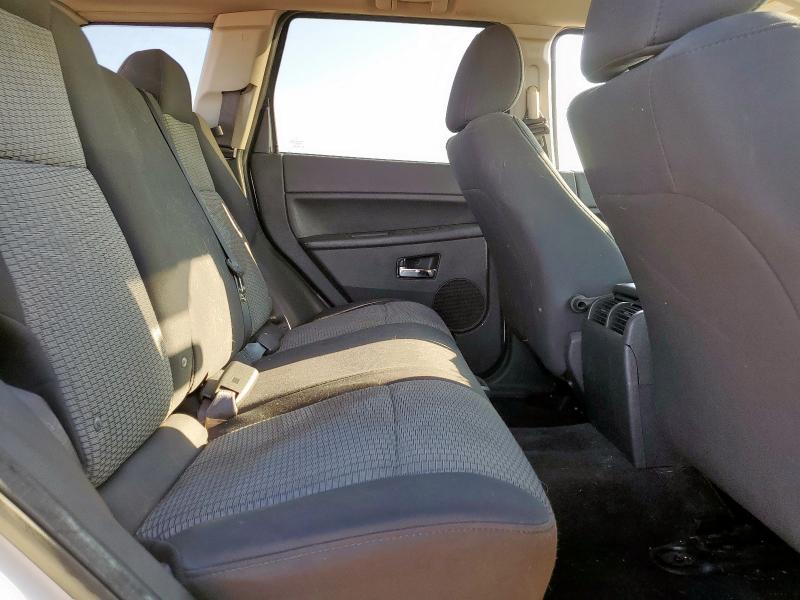 1J4PS4GK1AC117782 - 2010 JEEP GRAND CHER LAREDO WHITE photo 11