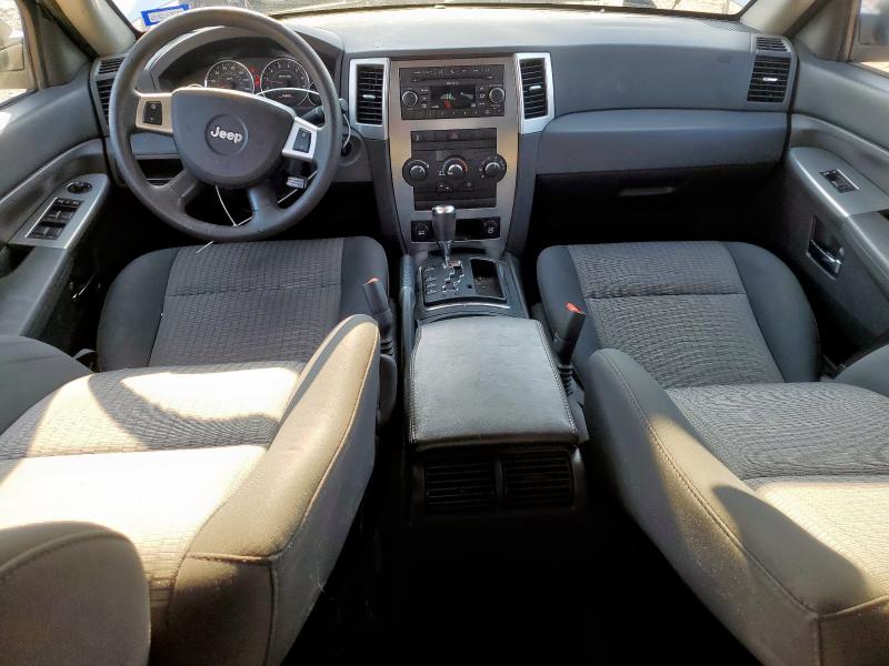 1J4PS4GK1AC117782 - 2010 JEEP GRAND CHER LAREDO WHITE photo 8