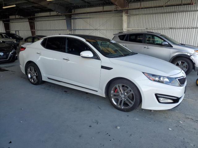 5XXGR4A69DG130832 - 2013 KIA OPTIMA SX WHITE photo 4