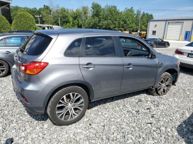 JA4AP3AU3JU016538 - 2018 MITSUBISHI OUTLANDER SPORT ES Argent photo 3